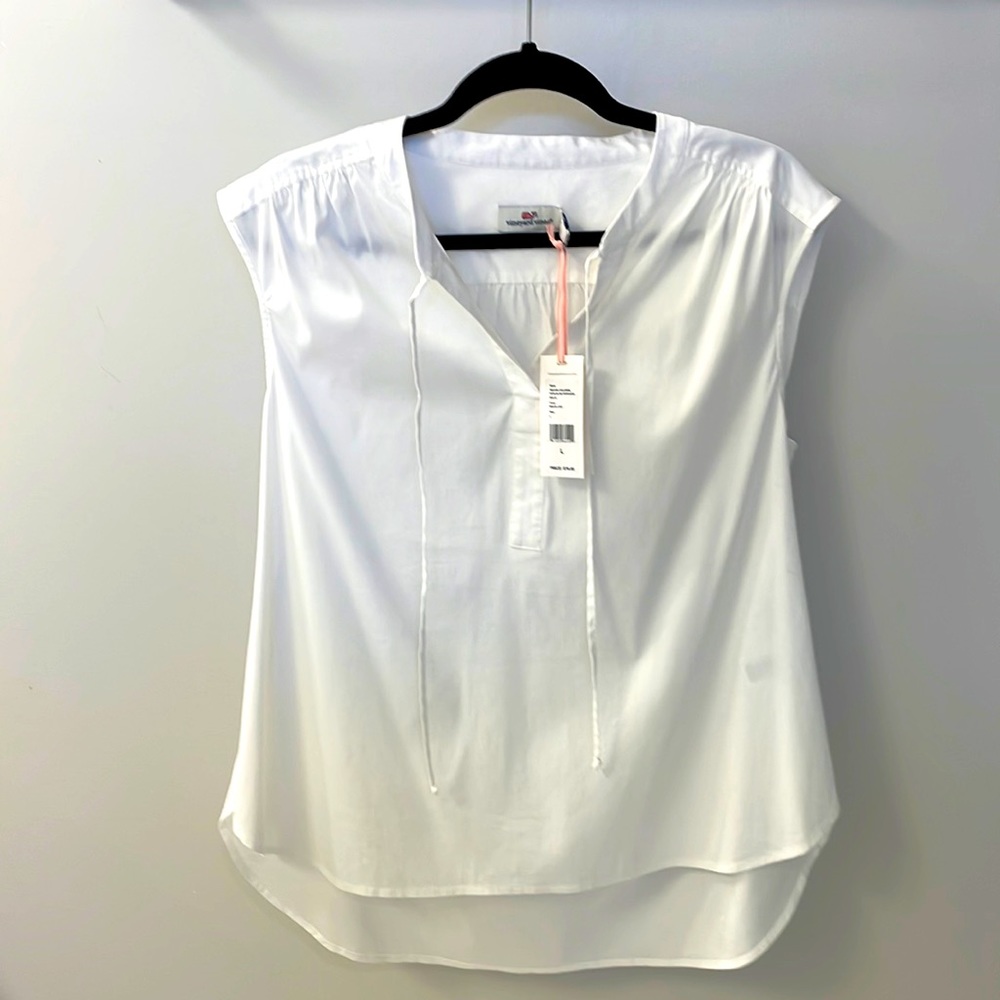 Women’s Vineyard Vines white poplin popover. Size Large